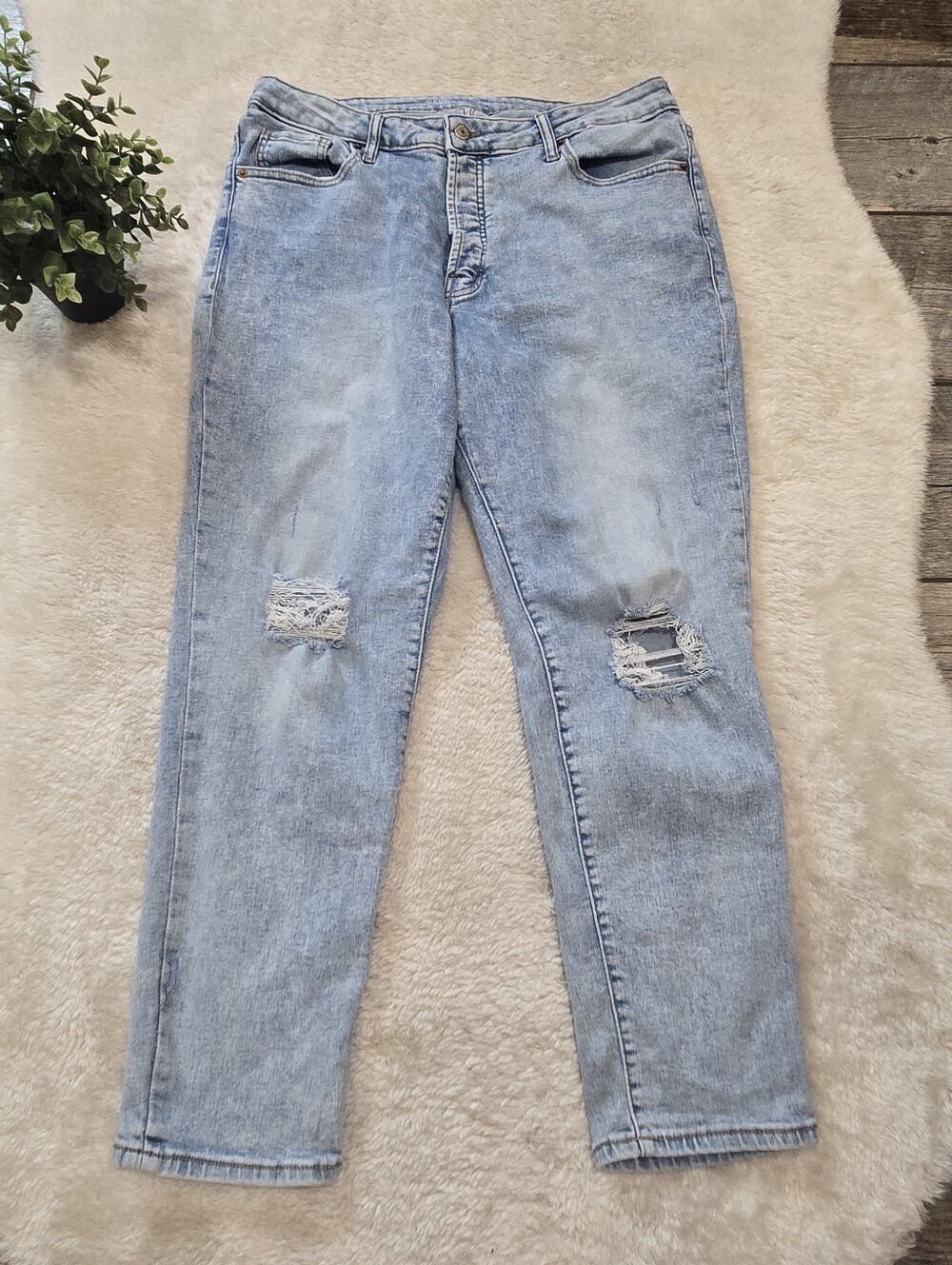 Old Navy High-Rise OG Straight Tapered Ankle Distressed Light Wash Jeans, 16